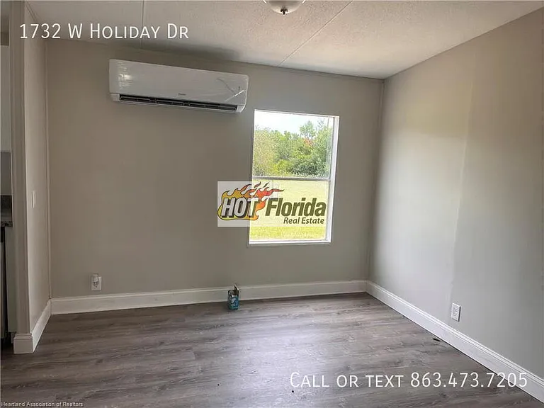 1732 W Holiday Dr — Photo 8