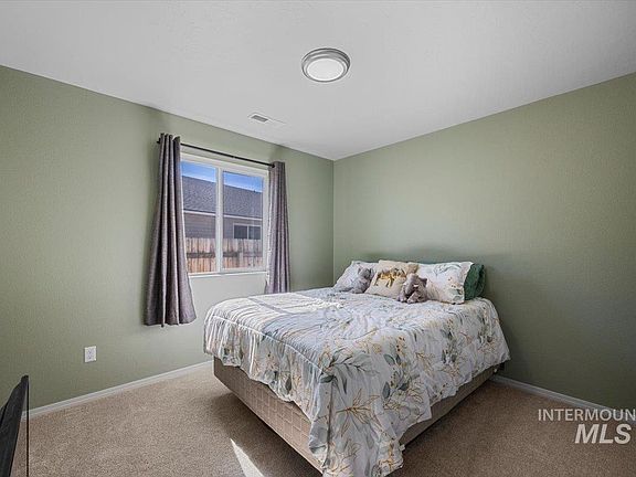 5th image of 11844 Richmond St