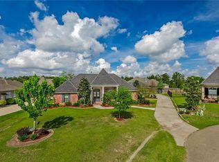 695 Place Saint Etienne, Covington, LA 70433