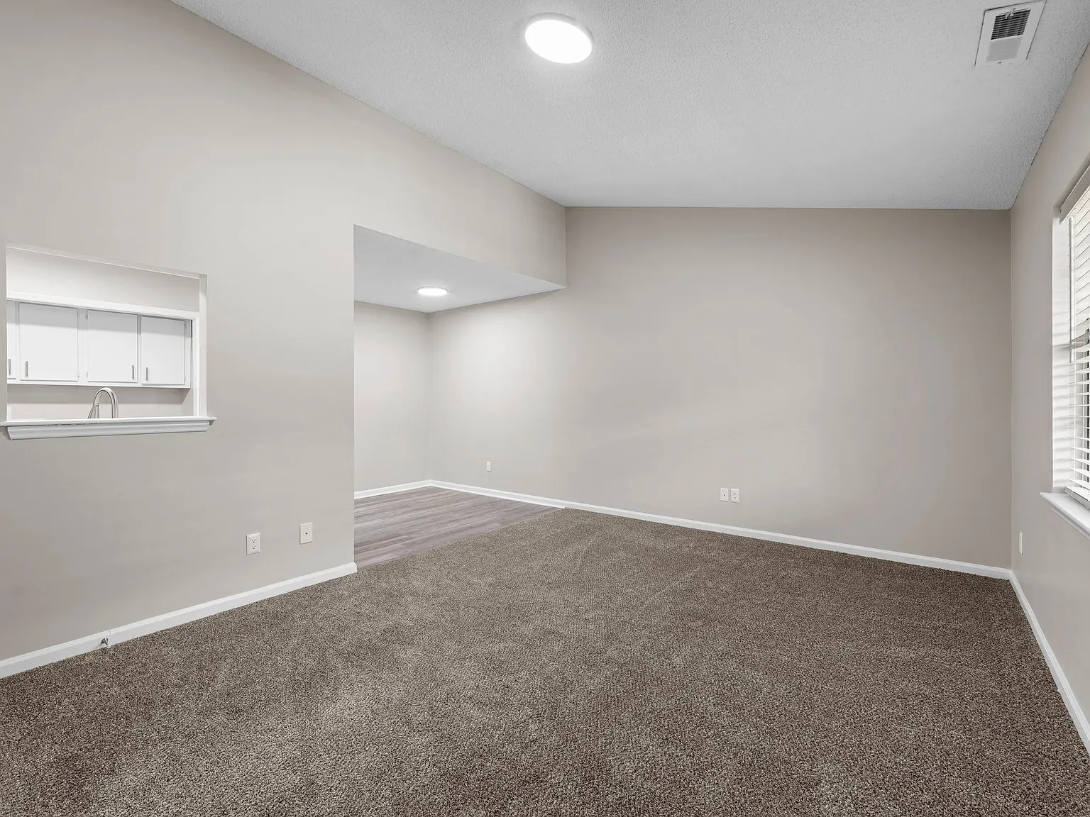 Bennett — Photo 4