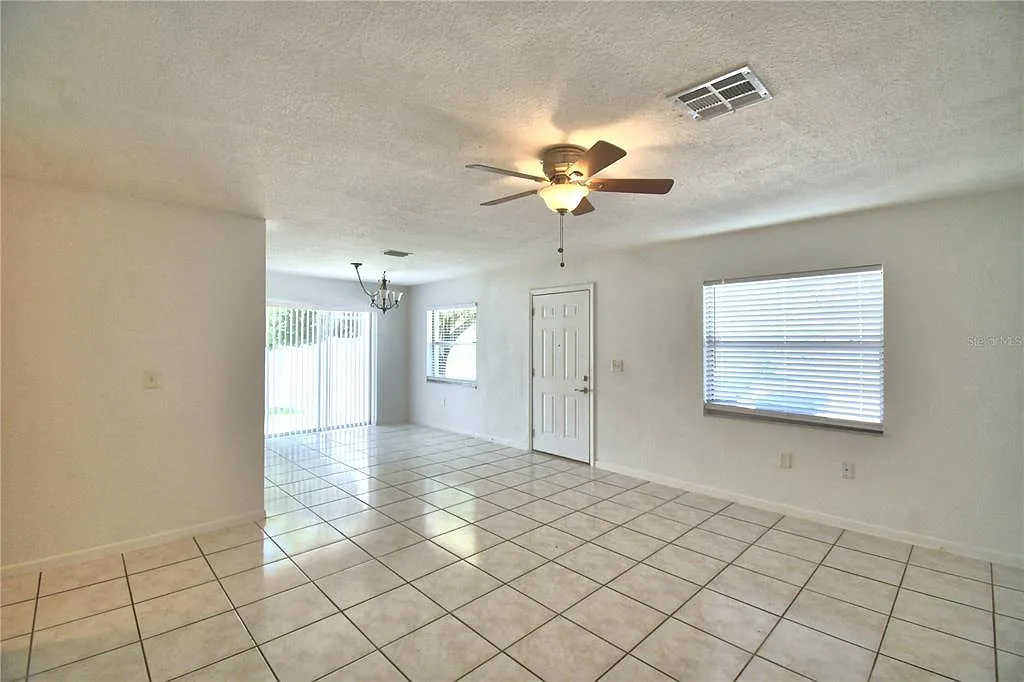 2 bed, 1.0 bath, 969 sqft, $1,650 — Photo 4