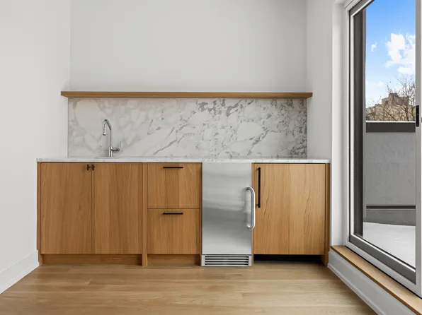 292 Gates Avenue image 16 of 23