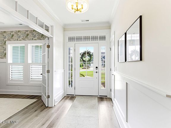 4th image of 8600 Grassy Meadow Walk NE