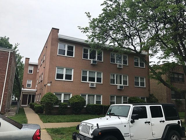 1st image of 2724 W Berwyn Ave APT 1A