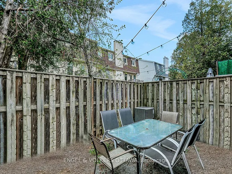 76 McDermot Ct #22 — Photo 28