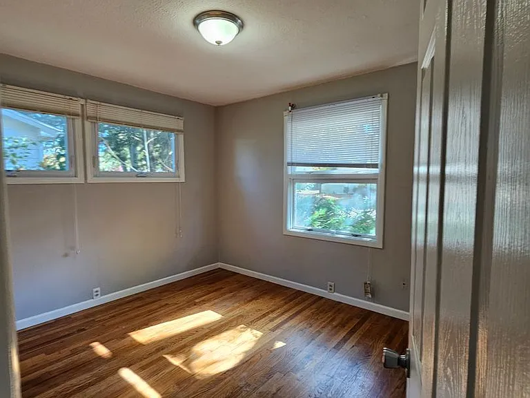 1618 Sangamon Dr — Photo 7