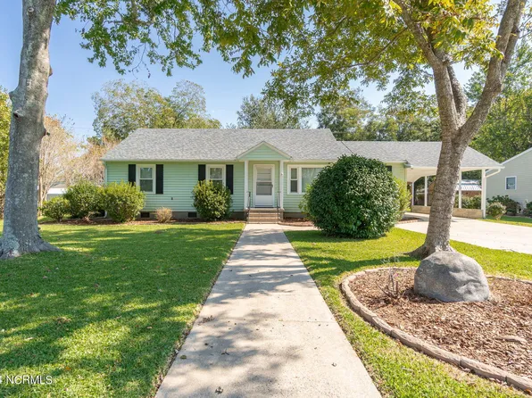 1617 New Bern Street, Newport, NC 28570