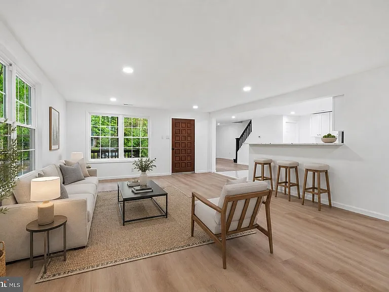 227 W Ferry Rd — Photo 17