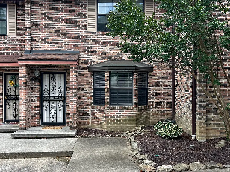 810 Highland Dr #901 — Photo 1