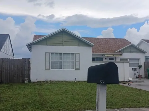3225 NW 204th Ter, Miami Gardens, FL 33056