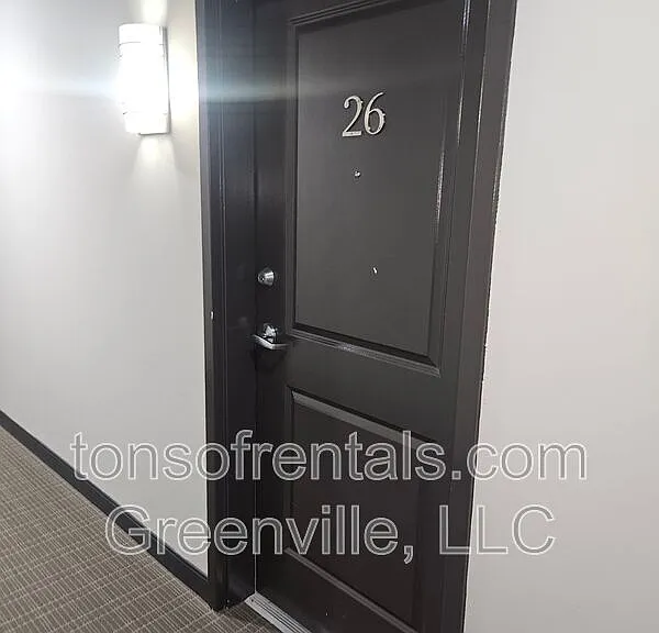 100 E Washington St #26 — Photo 4
