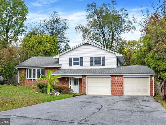 2nd image of 55 Ridgeview Rd