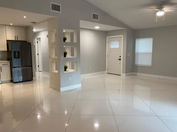 2032 Gregory Dr, Tampa, FL 33613
