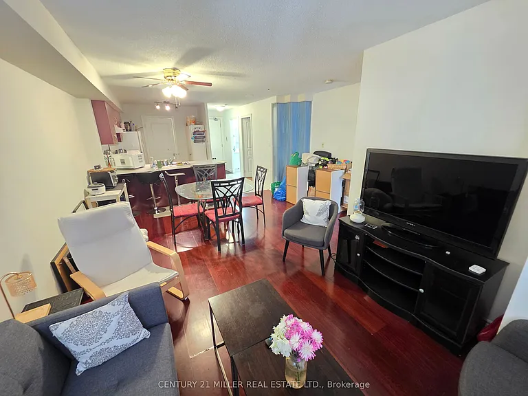 801 Bay St #202 — Photo 14