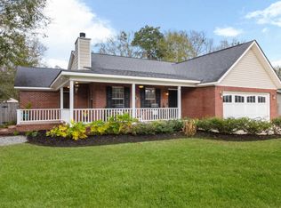 107 Colonial Dr, Ocean Springs, MS 39564