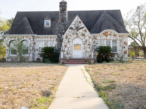 408 W 5th St, Alice, TX 78332