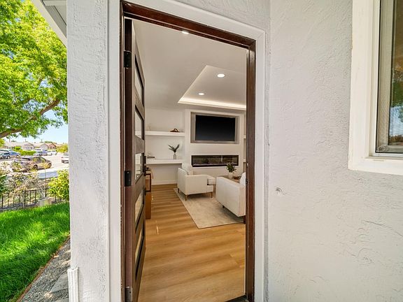 4th image of 300 N Park Victoria Dr