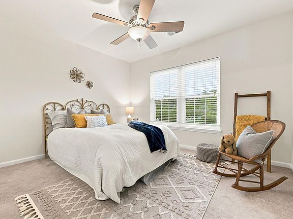 5th image of 167 E. Chenoa Dr. #E