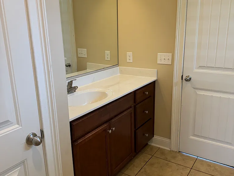 655 Uniola Dr — Photo 21