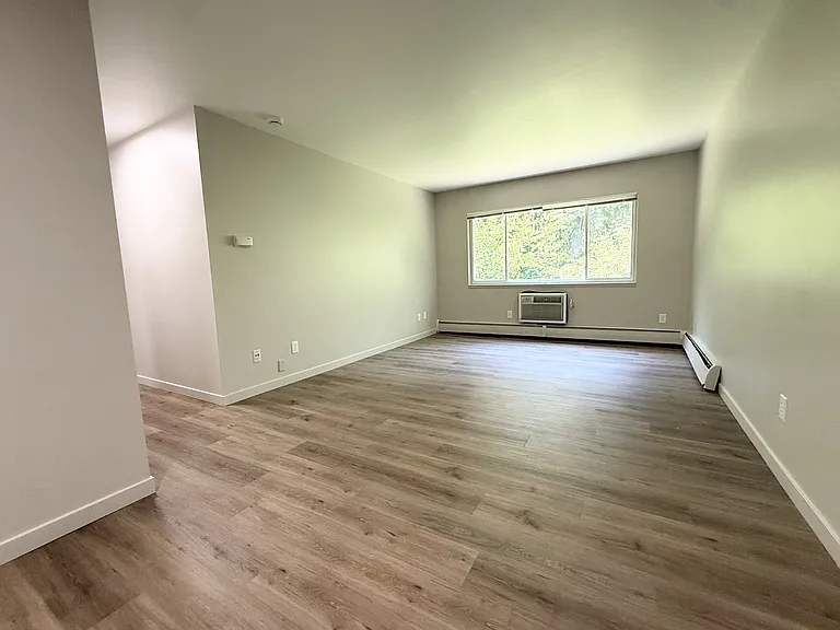 2060 Allen Blvd #9 — Photo 4