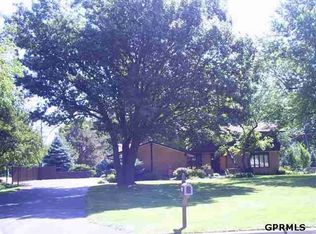 2709 S 100th St, Omaha, NE 68124