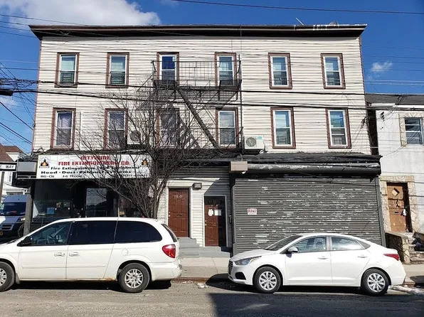 11601 14th Rd, College Point, NY 11356