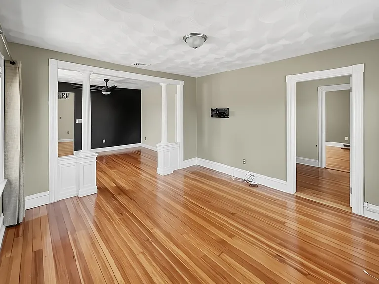 358-362 Weeden St #3 — Photo 17
