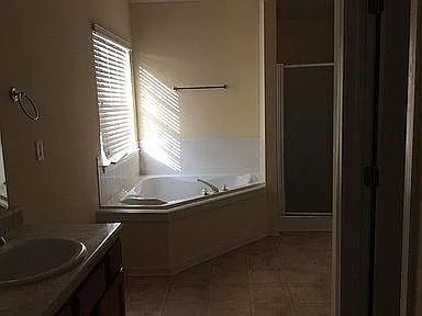 327 Ermines Way — Photo 7