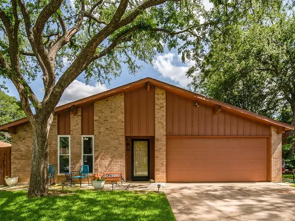 2916 White Oak Ln, Bedford, TX 76021