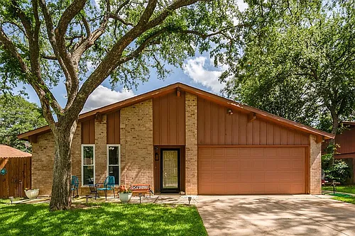 2916 White Oak Ln Photo 1