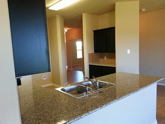 4th image of 1717 Kings Glen Ln