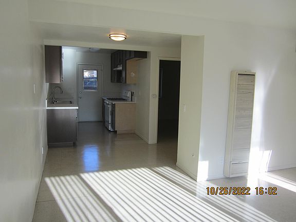 4th image of 239 S Olive St Unit E