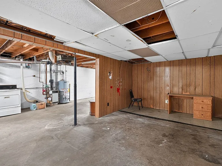 11 Spencer Ave — Photo 31