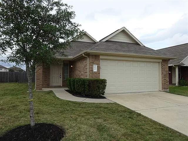 5935 Brenwood Trails Ln — Photo 1