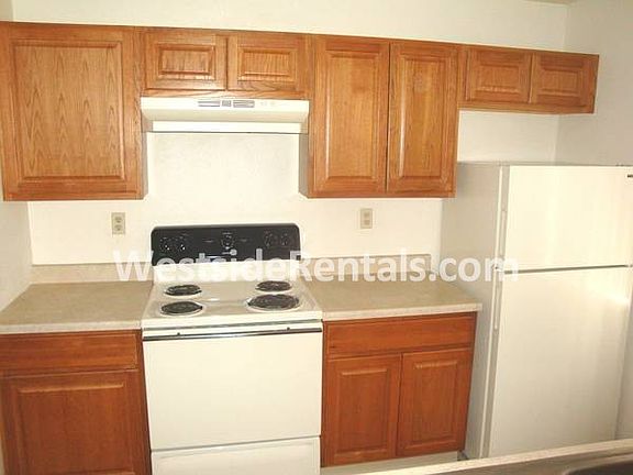 5th image of 4423 Menlo Ave APT 10