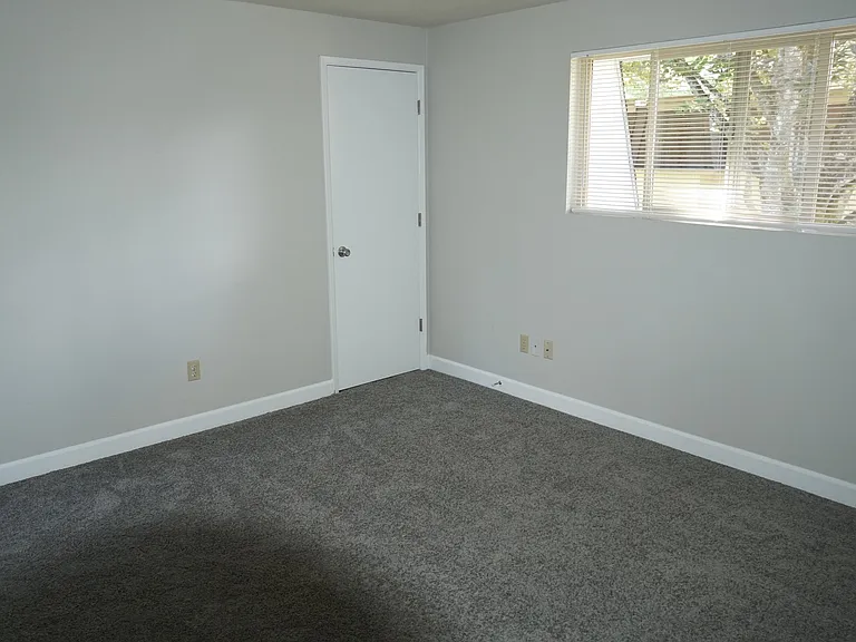 Willamette Center — Photo 14