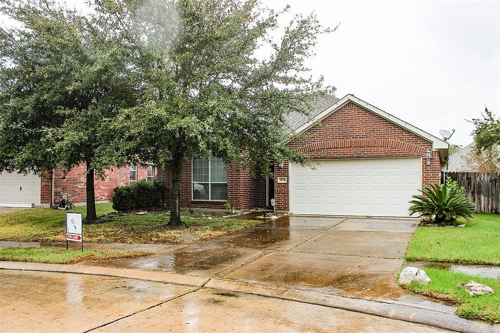 16710 Vivian Point Ln