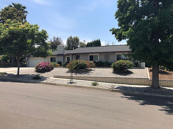3rd image of 704 Brentwood Pl