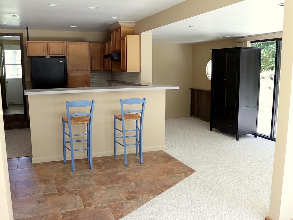 2nd image of 5516 River Rd #A
