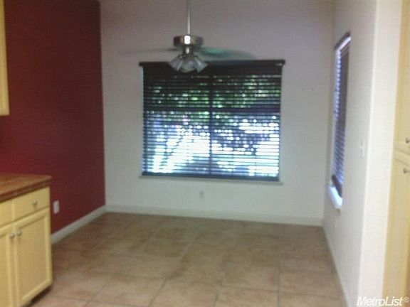 3rd image of 939 Pearwood Cir