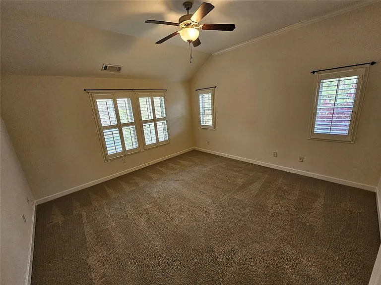 2104 McFarlin Ln — Photo 16