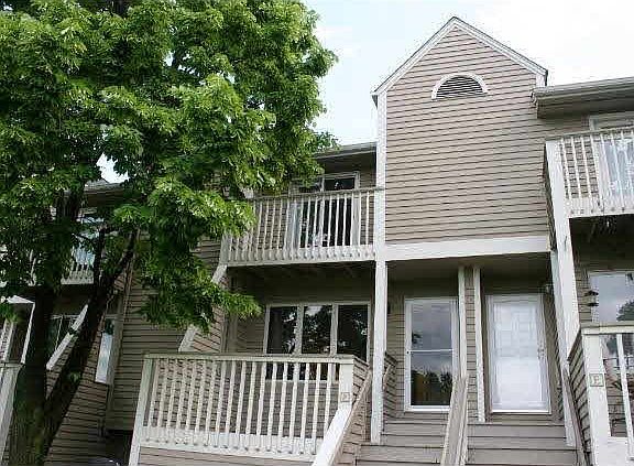 3rd image of 1595 W Wayzata Boulevard