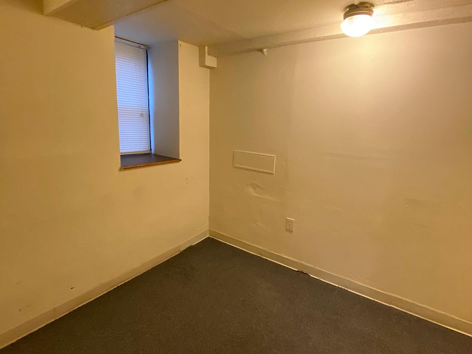 2nd image of 220 Dexter Ave #4