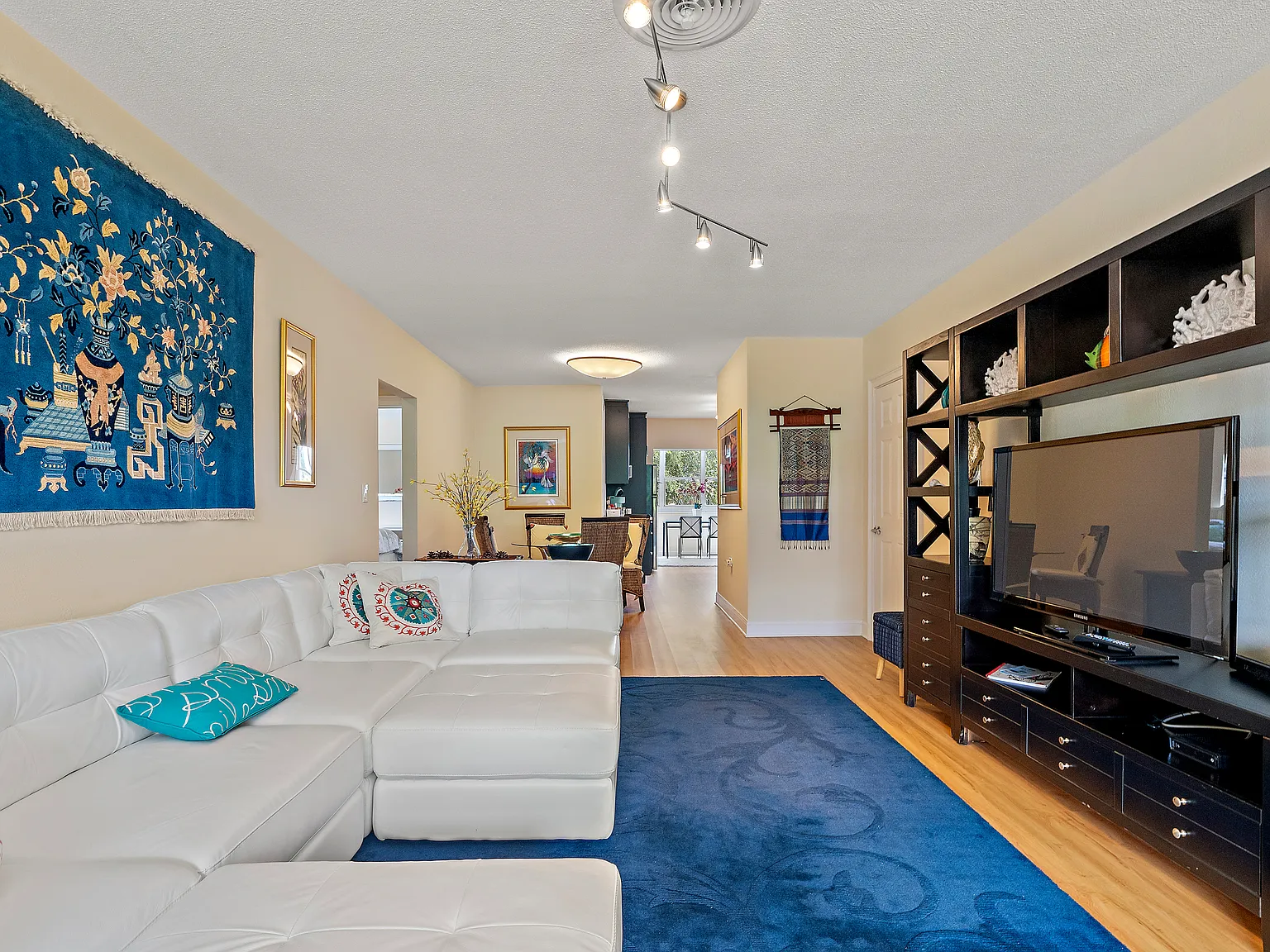 2 bed, 1250 sqft, $2,700 — Photo 3