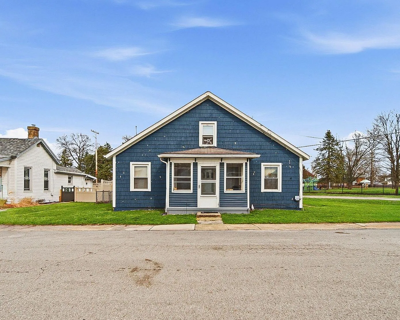 68 S West St photo 1