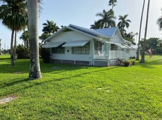 107 Riverside Dr, Everglades City, FL 34139