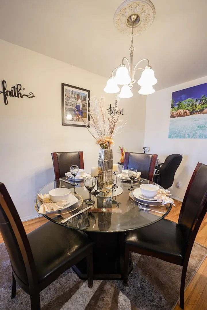 Beautiful and cozy 3 BR 1.5 bath w/ free wifi — Photo 4