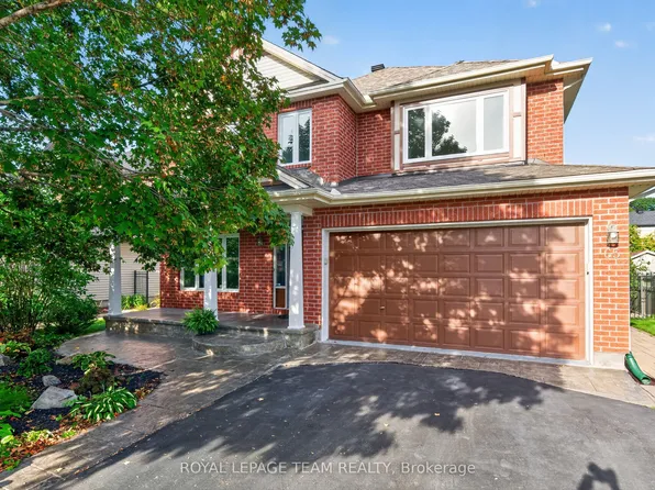 65 Osprey Cres, Ottawa, ON K2M 2Z8
