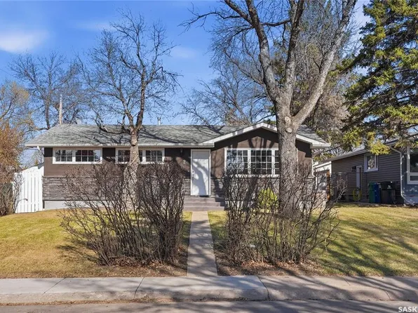 2 Hardy CRESCENT, Saskatoon, SK S7H 3E7