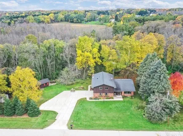 6110 Hawthorn ROAD, Sheboygan, WI 53083